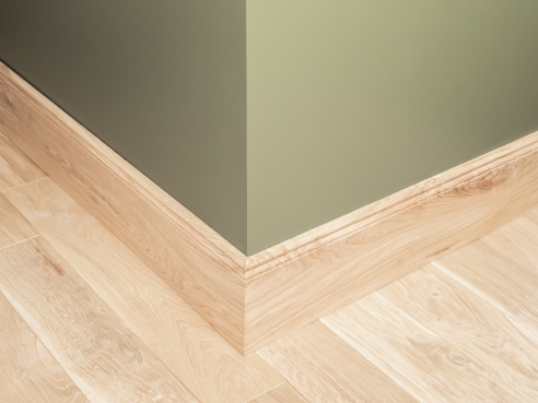 Plinthes Chêne Rustique 20x150 non traitée 1,5-2,5m Profil Hamburger, nœuds NON rebouchés